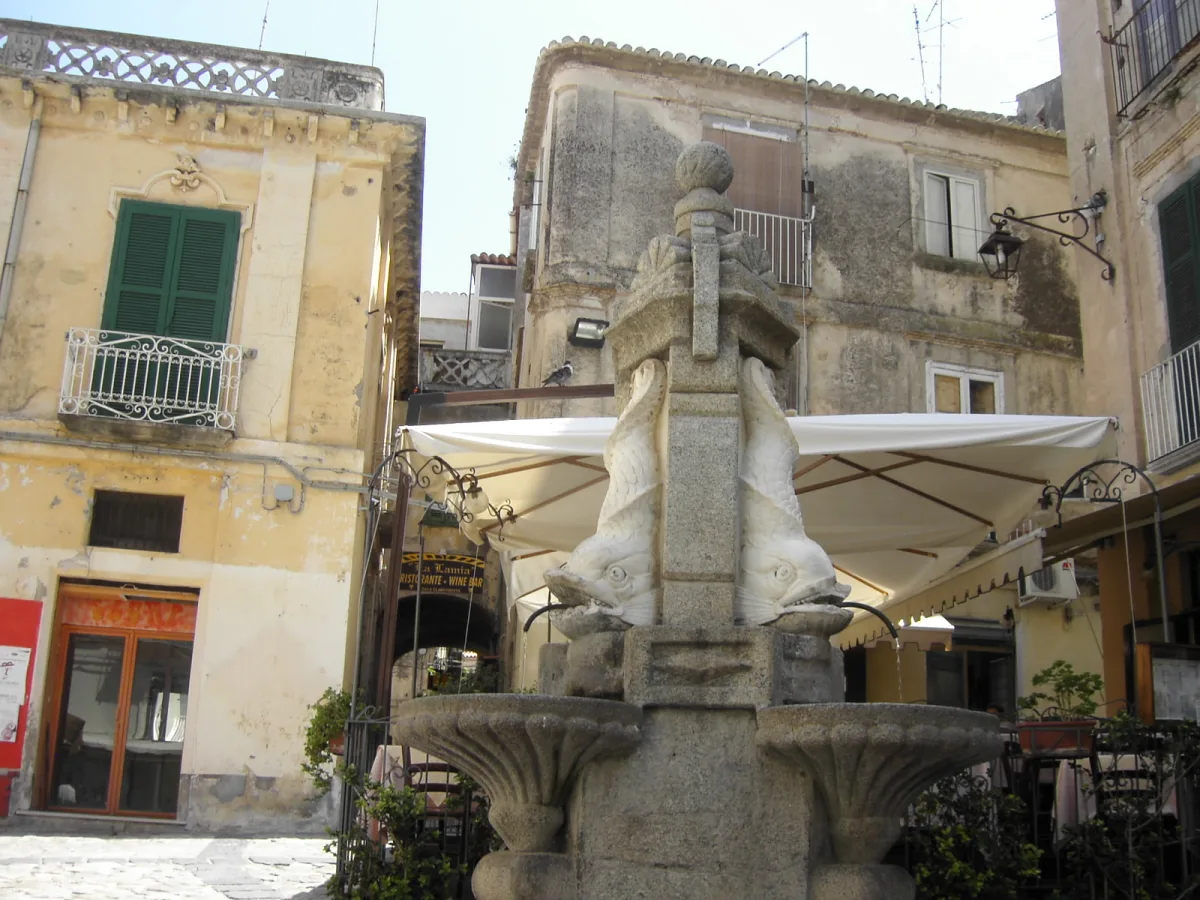 Dove Mangiare a Scilla: Un Viaggio nel Gusto Calabrese