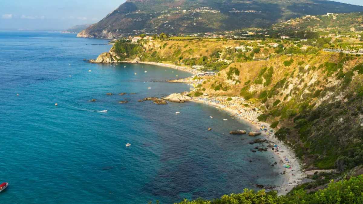 Capo Vaticano con Bambini: La Meta Ideale per Famiglie