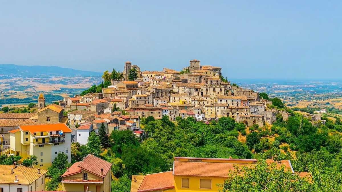 Guida Pratica per Arrivare ad Altomonte, Calabria