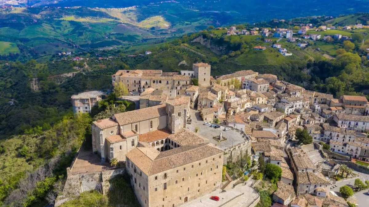 Scopri Altomonte: Musei, Parchi e Gite Fuori Porta nella Calabria Nascosta