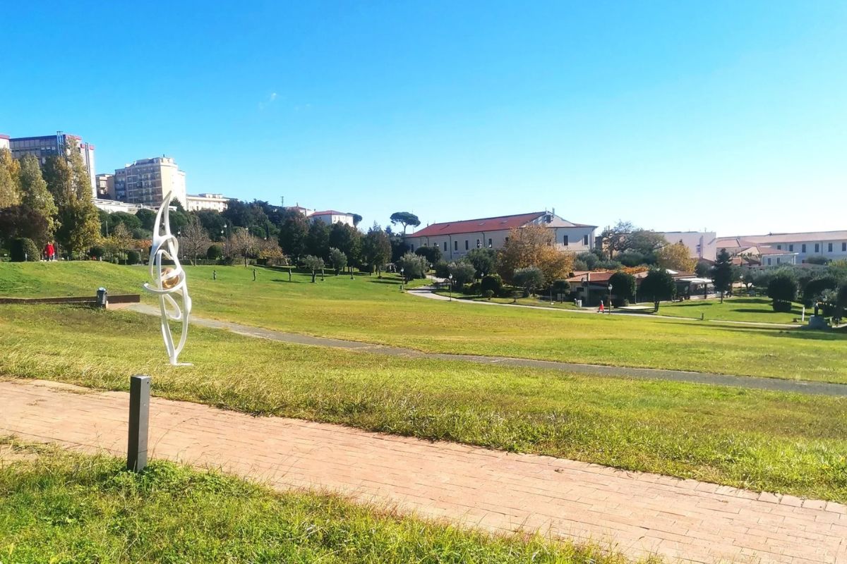 Bambini che giocano nel Parco della Biodiversità di Cosenza