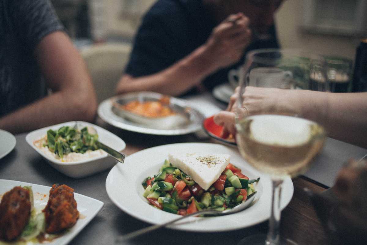 Vista panoramica di Capo Vaticano con piatti tipici in evidenza